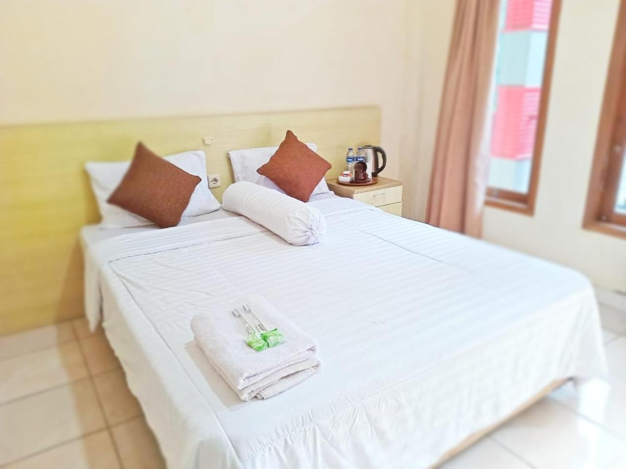 Bayak Hotel Bumdes Cipayung & Resort Ciguntur Exterior photo